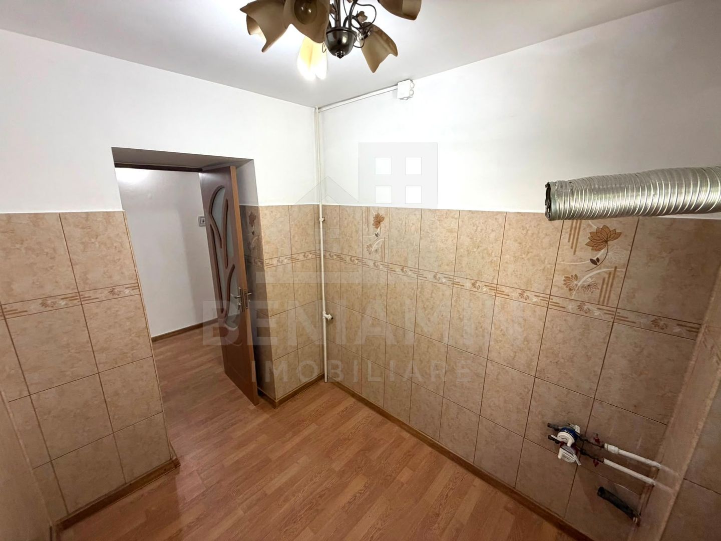 Apartament 2 camere etaj 1 cu teava de gaze 41mp Craiovita - Poză 5