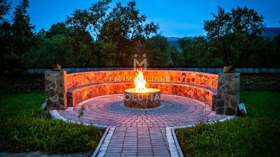 Pensiune agroturistică: 3 case tradiționale + teren în Desești - Poză 5