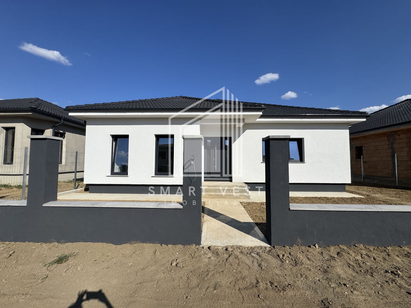 Casa semifinisata | 112 mp utili - 420 mp teren | Zona Calea Odoreului - Poză 1