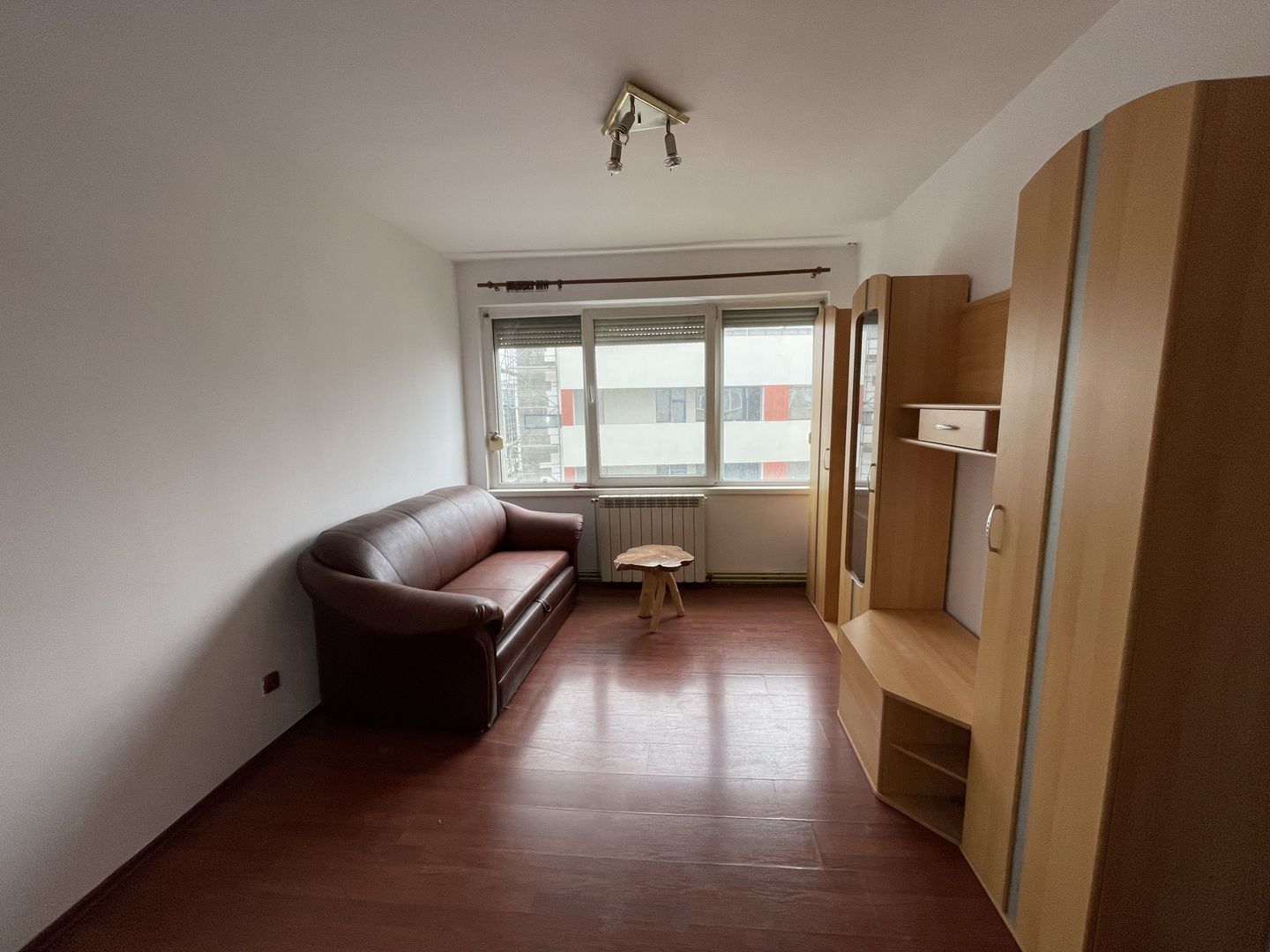 Apartament 3 camere, zona foarte buna. - Poză 2