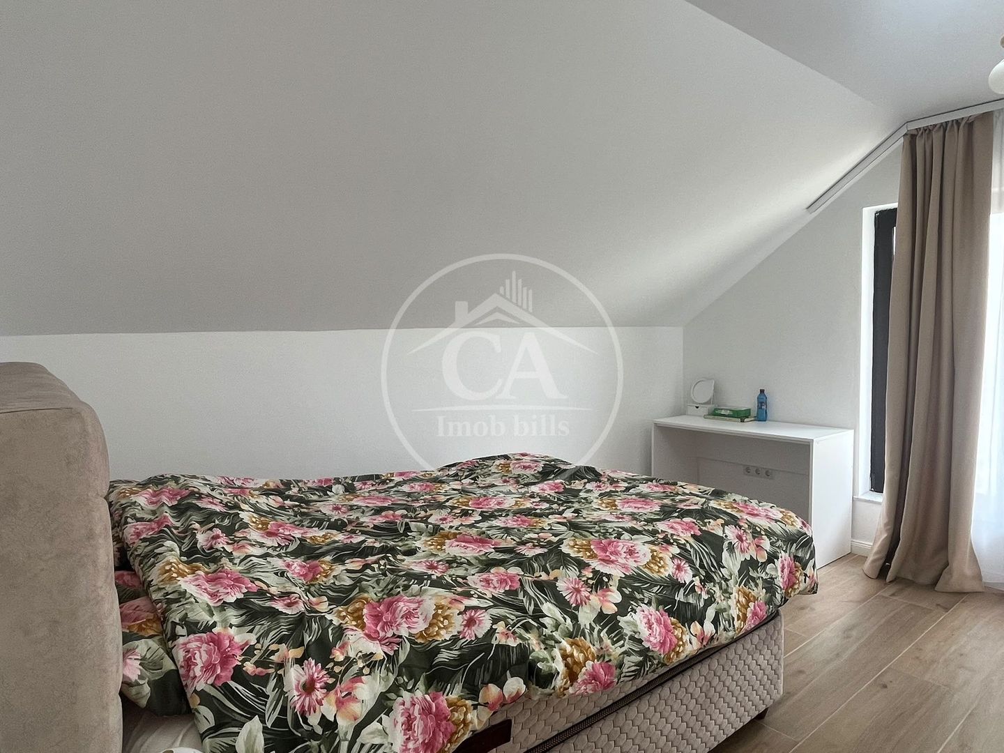 Casă de închiriat tip duplex cu 6 camere în zona Gheorghe Doja,Oradea. - Poză 7