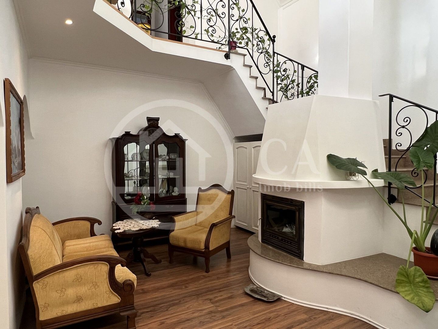 Vila cu 6 camere de inchiriat ultracentral Oradea - Poză 1