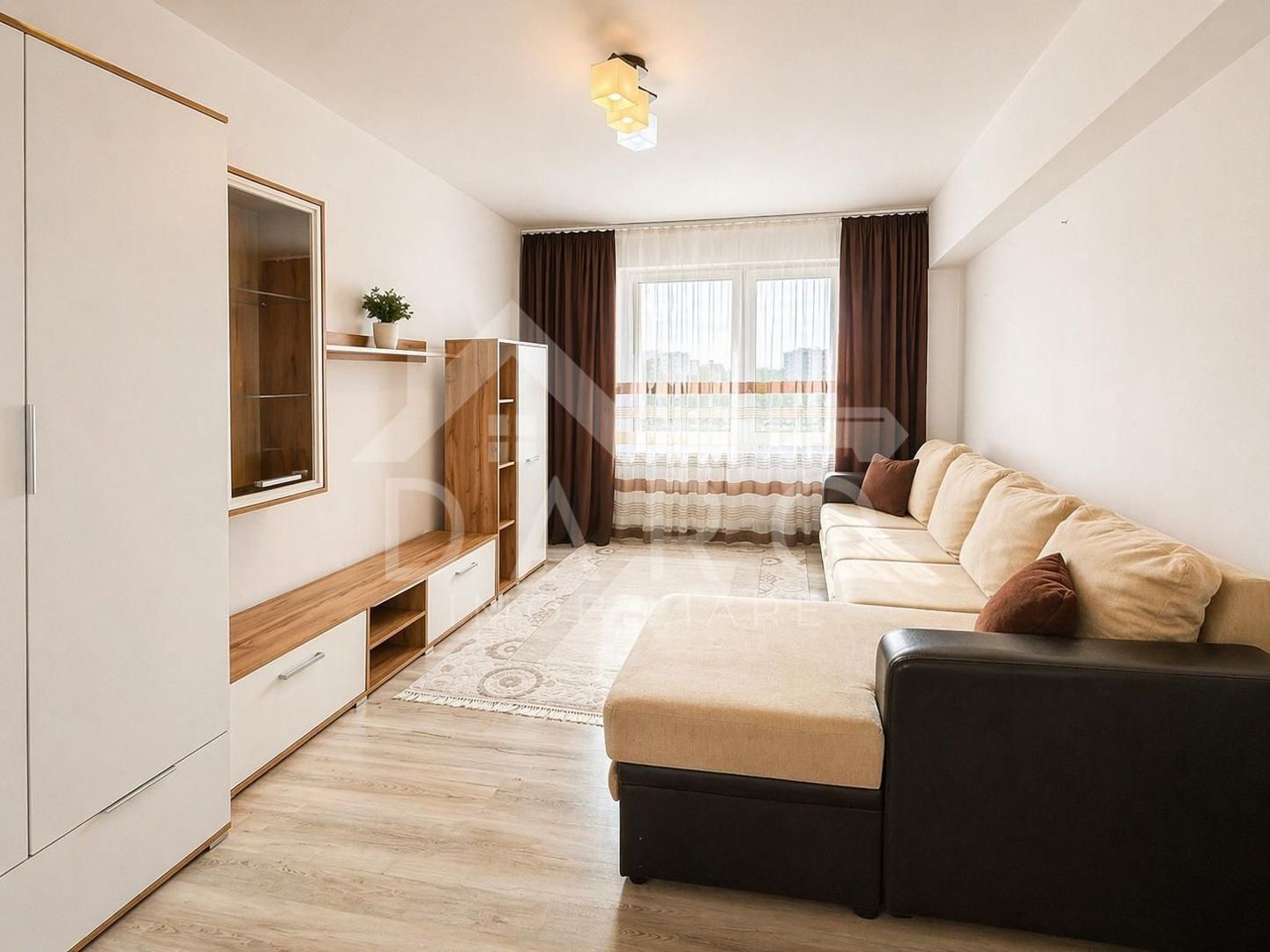 Vând apartament cu 2 camere,in cartierul Tudor,strada Infratirii - Poză 6