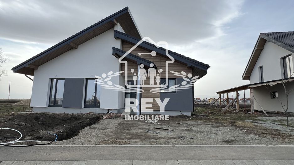 Teren cu PUZ, utilități și autorizație de construire/casă unifamilială - Poză 2