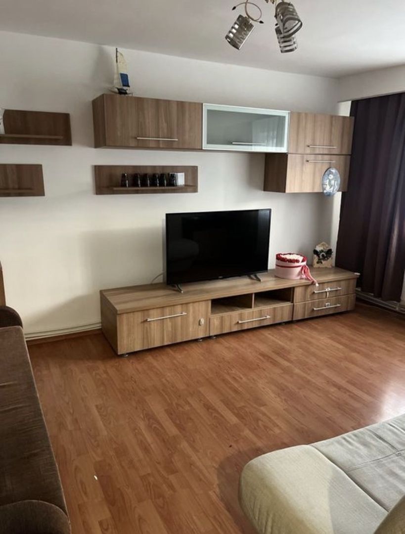 Inel 2- scoala 39-Apartament cu 3 camere - Poză 2