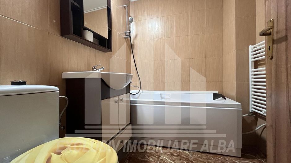 Apartament cu 3 camere decomandate, zona Prestige - Poză 7