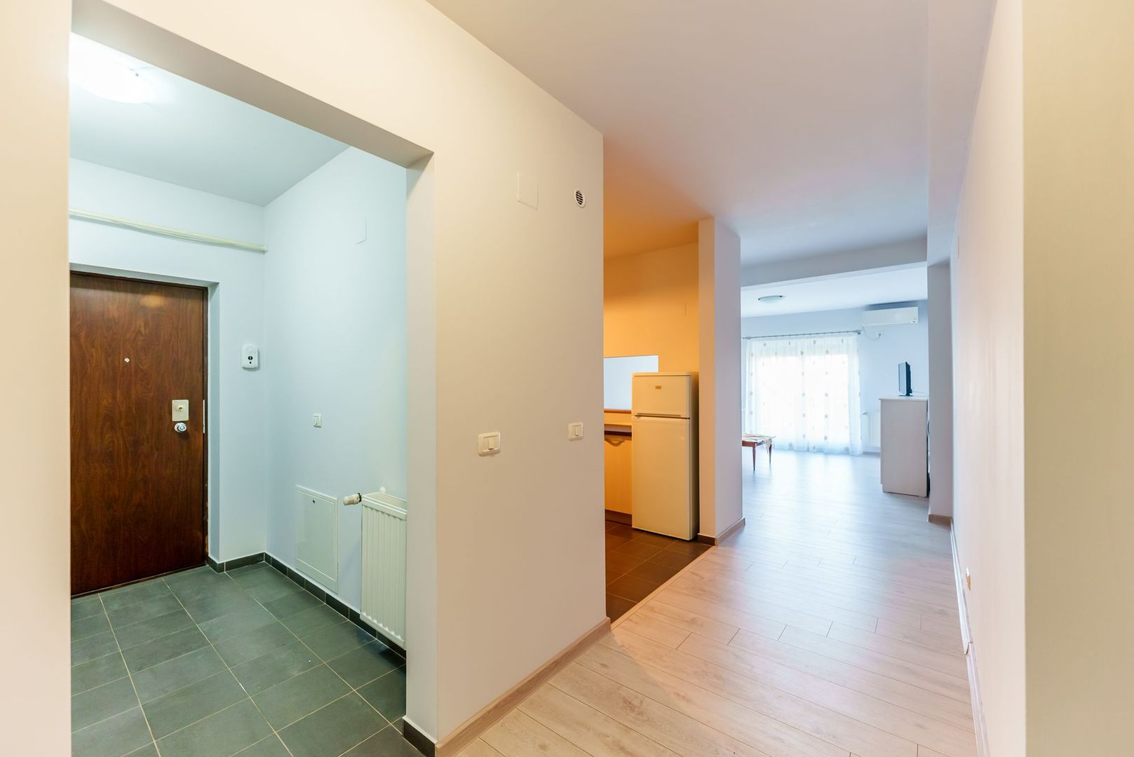 De închiriat apartament 2 cam deluxe în Subcetate - Poză 4