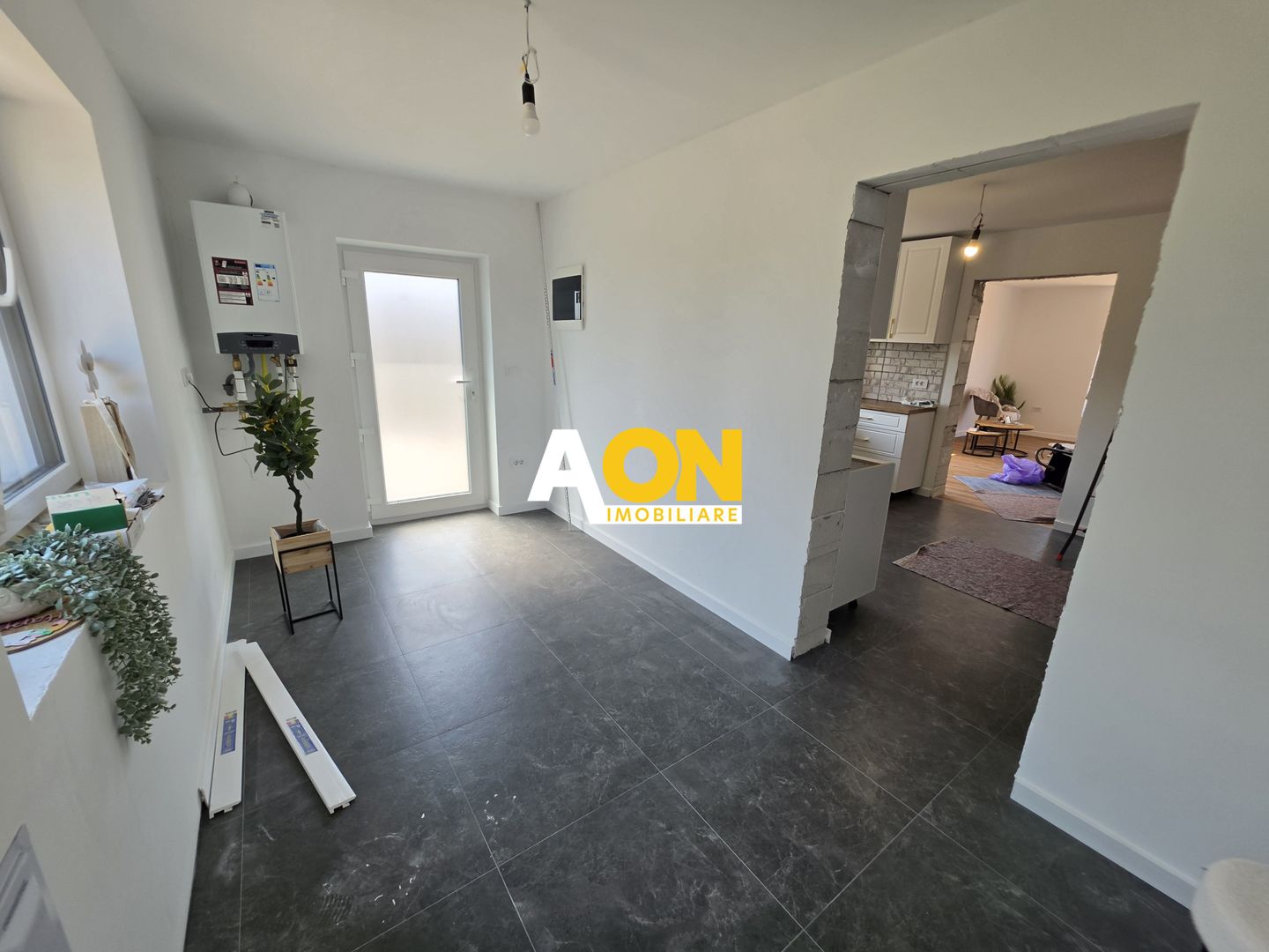 Casă 4 Camere, 2 Bai, 900mp Teren - Poză 11