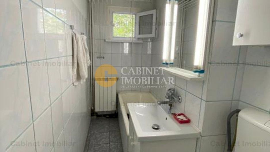 Apartament 3 camere, etajul 3, mobilat si utilat - zona Alexandru cel Bun - Poză 4