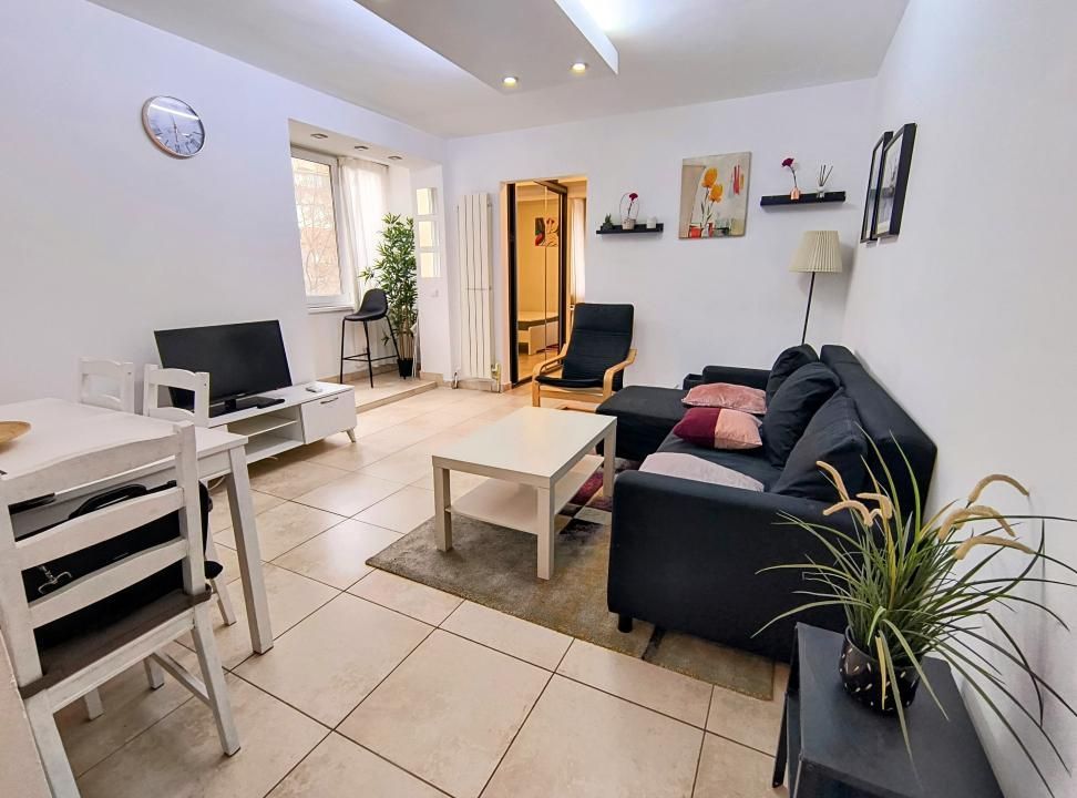 Pta Romana- Magheru KFC - Poză 1