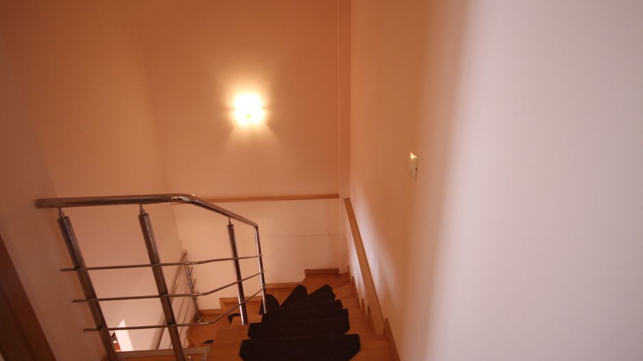 Apt cu  scara interioara  langa Kaufland Dumbravita - Poză 12