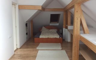 CASA CU 6 CAMERE ZONA CENTRAL - Poză 10