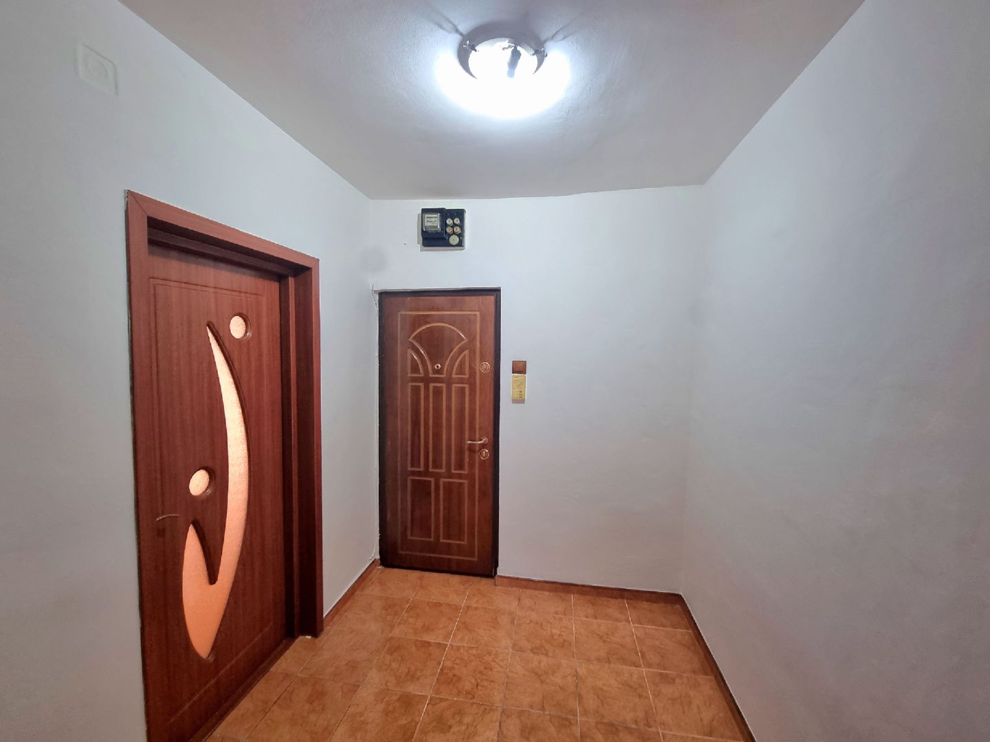 2 camere, 57 mp., Calea Martirilor, et.5/10, lift, termoizolație - Poză 2