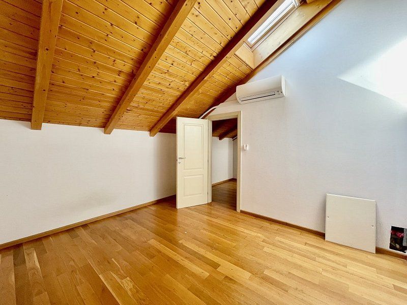 Penthouse pe doua niveluri situat in Piata Unirii - Poză 12