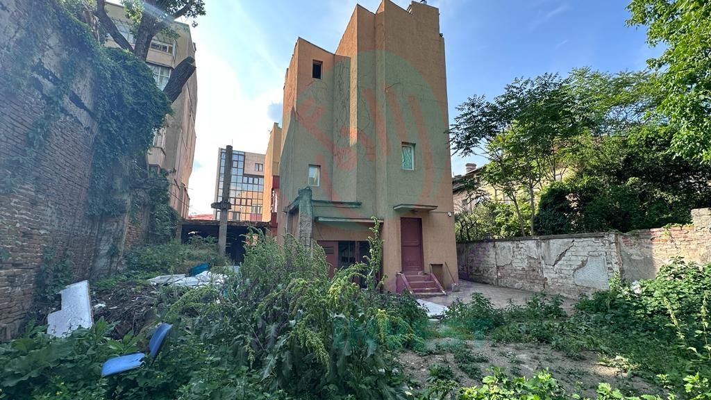 Casa consolidata cu teren de 626 mp - Poză 1