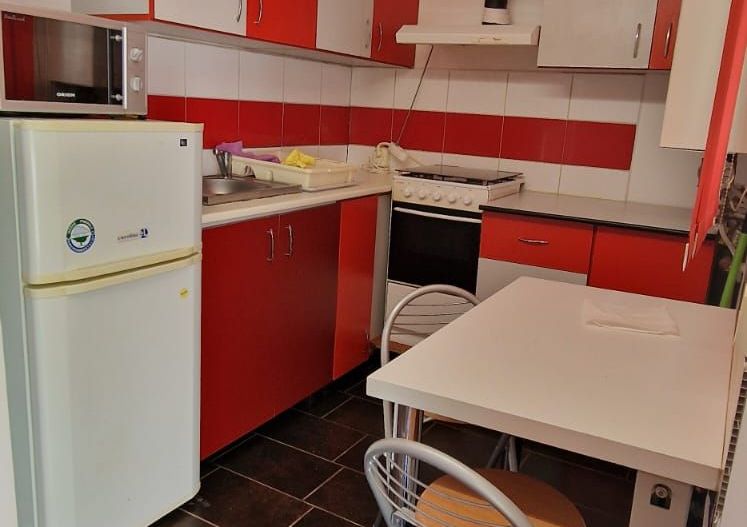 Apartament renovat cu o camera pe 2 nivele | Curte | Parcare | Grigorescu - Poză 12