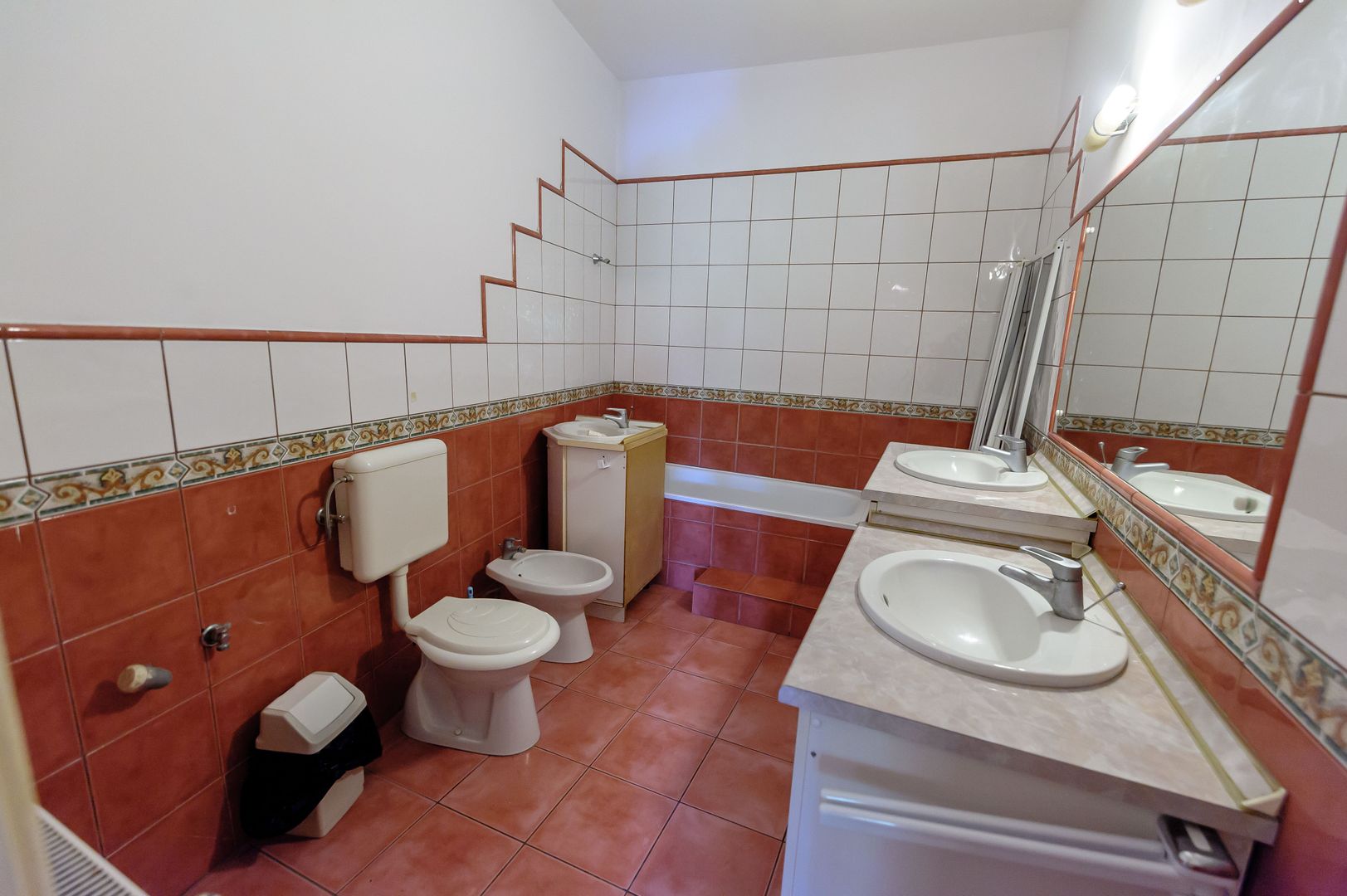 Apartament cu 4 camere, lângă Tribunalul Arad - Poză 10