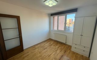 Apartament cu 3 camere, 65 mp, decomandat, zona Semicentral - Poză 6