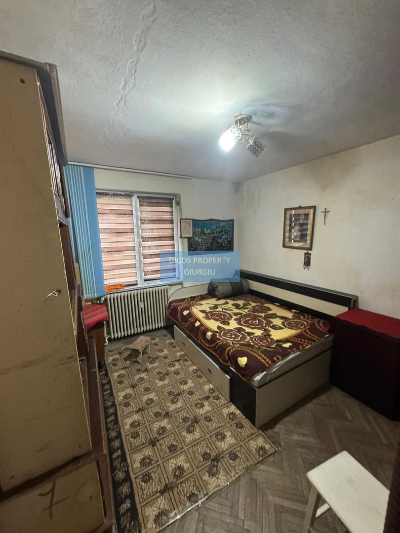 Apartament central 2 camere, parter, garaj inclus - Poză 1