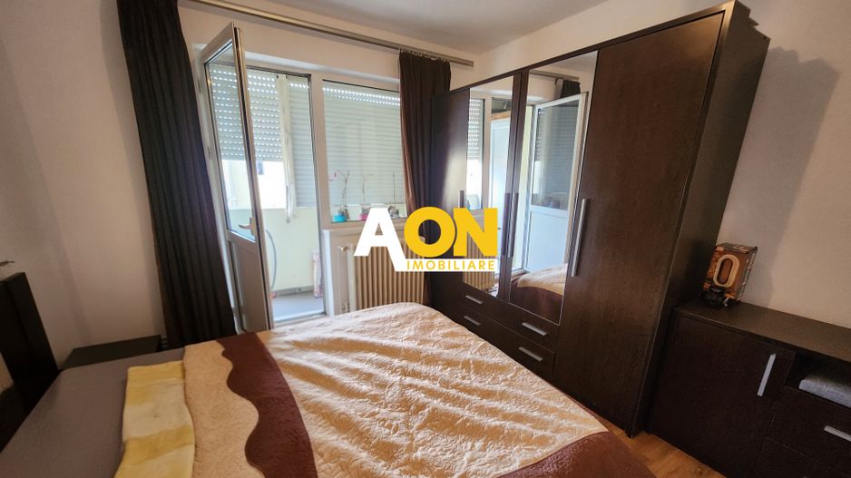 De vanzare apartament 3 camere zona Cetate - Poză 3