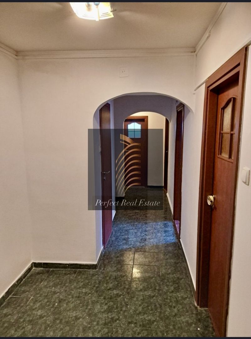 Apartament 3 camere decomandat zona Tomis Nord - Poză 1
