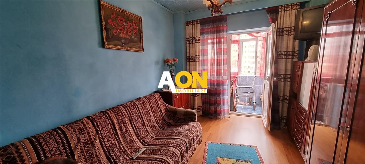 De vanzare apartament 3 camere Ampoi 2 - Poză 3