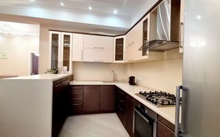 Chirei apartament 3 camere 83 mp, bd. Decebal, Botanica - Poză 1