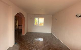 Casa individuala traditionala spatioasa in zona linistita - Dumbravita - Poză 2