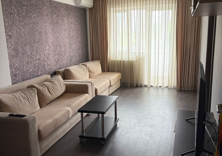 Apartament 2 camere la 280m de metrou Mihai Bravu cu centrala proprie - Poză 1