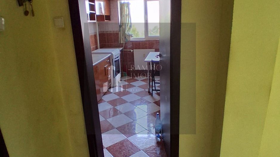OCAZIE 3 CAMERE METROU GORJULUI 4 minute - Poză 15
