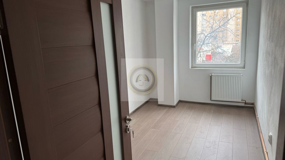Apartament 3 camere de inchiriat | nemobilat, neutilat | langaDoboz - Poză 11