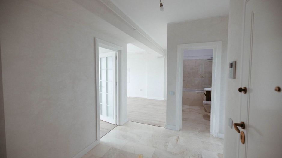 Apartament exceptional 2 camere etaj 7/8 Royal Town 131.200euro - Poză 1