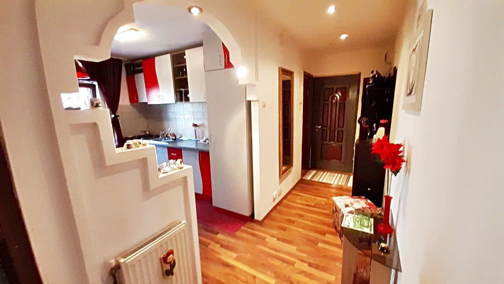 In Feldioara, la 17 Km de Brasov, apartament 2 camere, 43000 euro - Poză 14