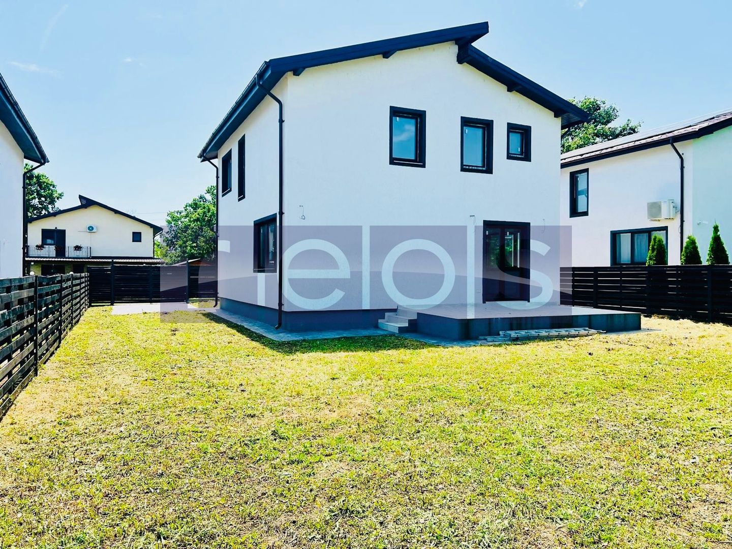 VILA DE VANZARE CORBEANCA 450 MP 6 CAMERE - Poză 4