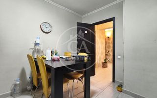 Apartament de vânzare cu 4 camere în zona Decebal, Oradea - Poză 7