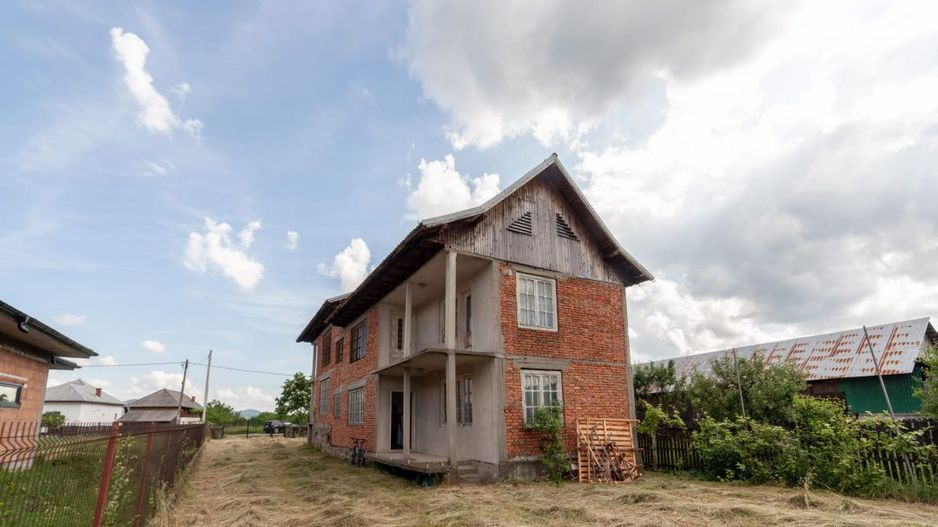 Casa in Domnesti Arges - ideala pentru locuire permanenta sau vacanta - Poză 3