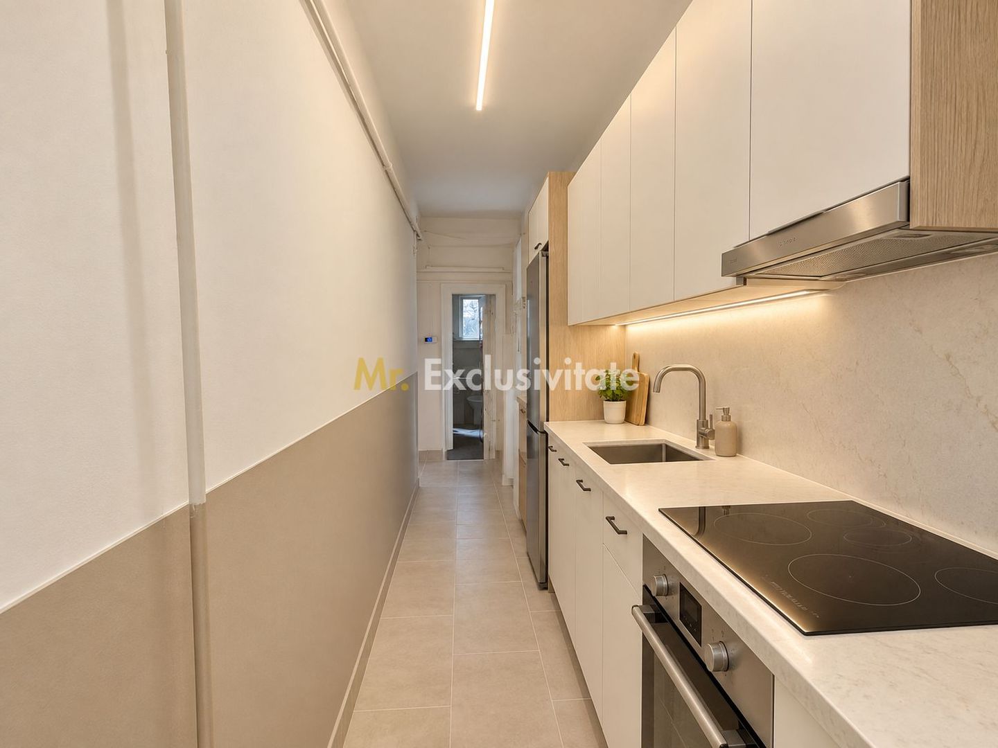 Apartament situat la et 2 într-o clădire interbelică - Poză 1