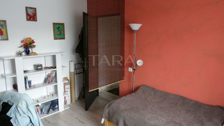 Apartament cu 3 camere de vânzare, Floresti - Poză 4