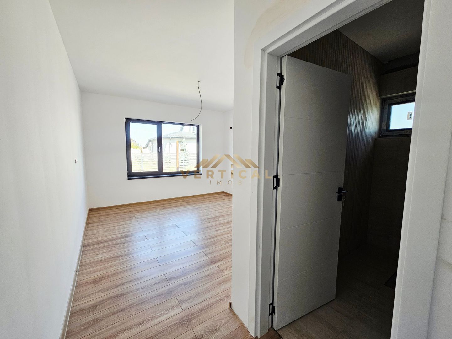 Casa parter 4 camere - comuna Berceni - Poză 13
