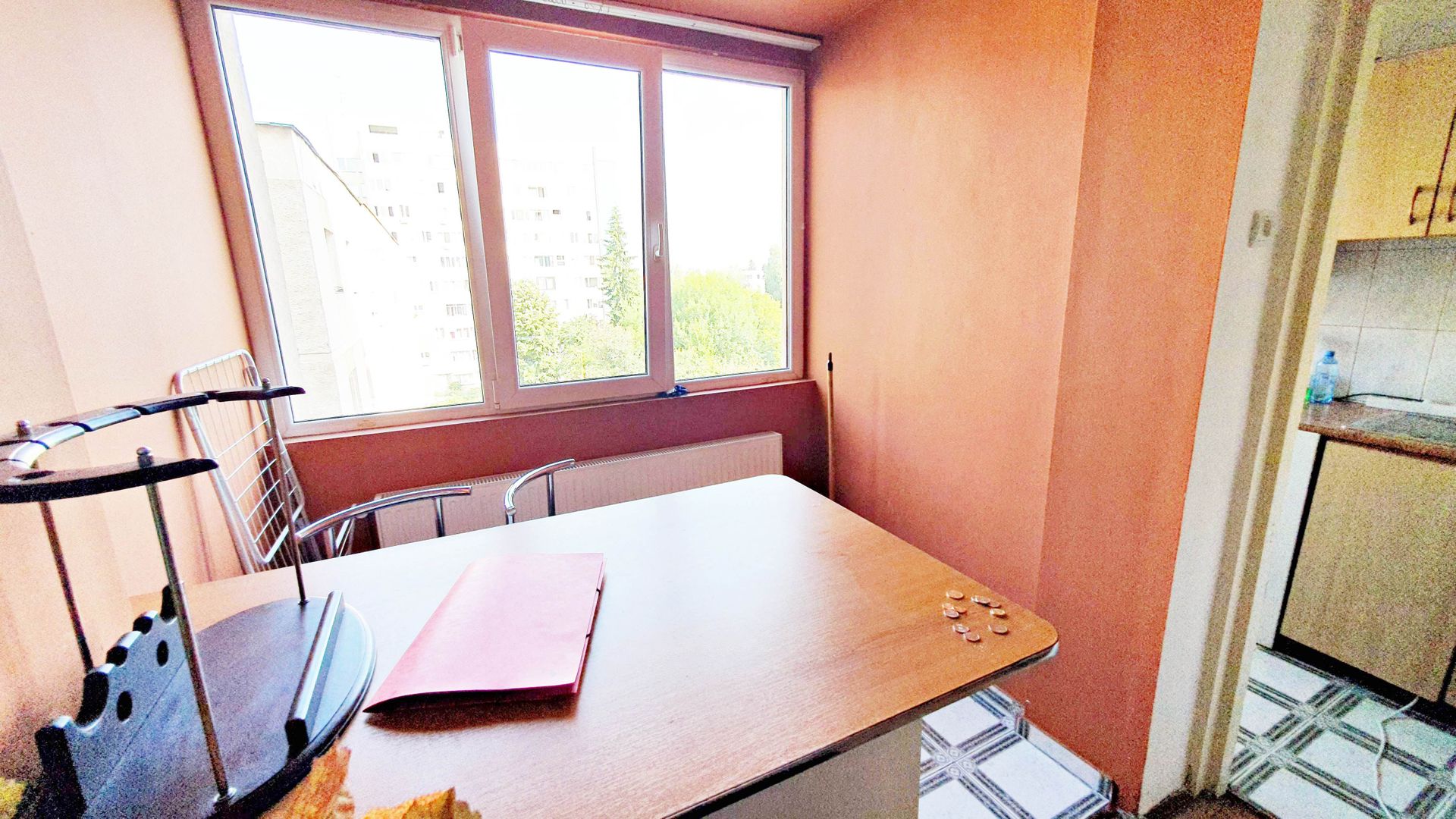 Calea Bucuresti, garsoniera cf I etaj 4/9 libera,semimobilata - Poză 8