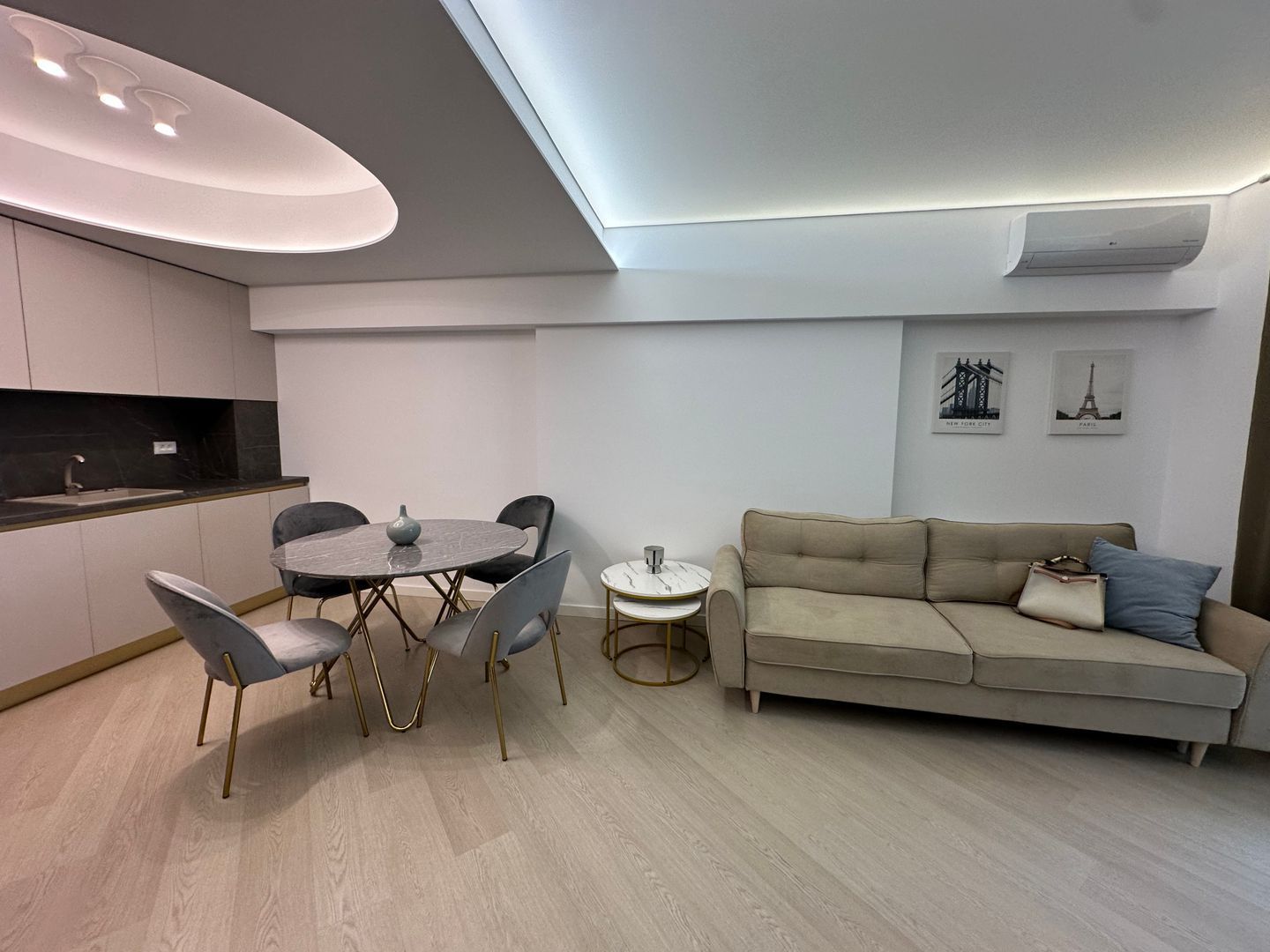 INCHIRIERE APARTAMENT 3 CAMERE - PARCARE INCLUSA - ZONA PIPERA - Poză 1