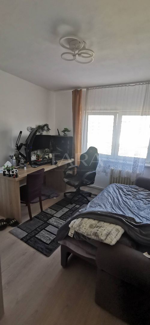 Apartament 4 camere decomandat – zonă Penny, ideal pentru investitie. - Poză 4