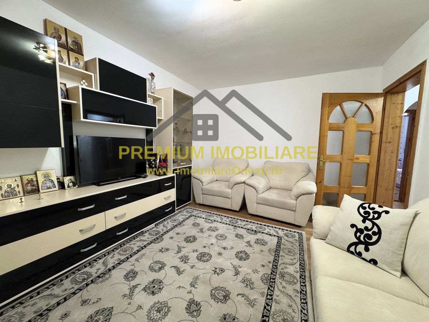 Apartament 4 Camere de vânzare în Onești - Poză 5