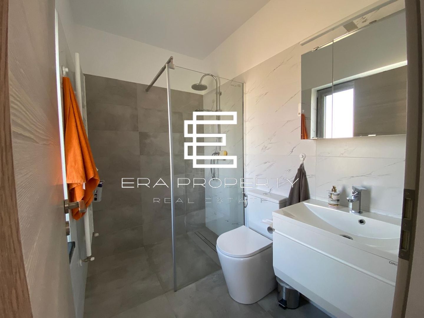 Duplex modern Șelimbăr cu panouri fotovoltaice – costuri minime la energie - Poză 18