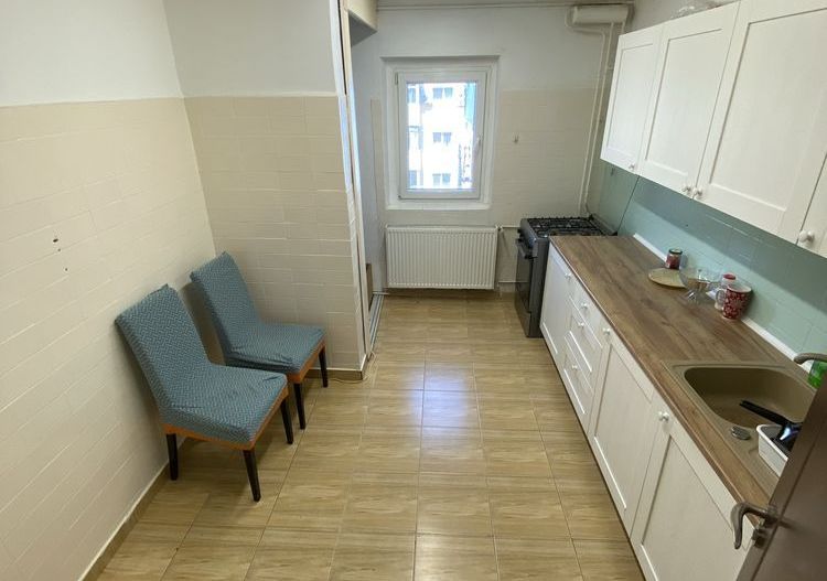 Apartament 3 camere bloc 1984, Moinesti, Gorjului, Militari - Poză 9