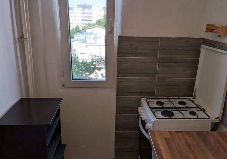 Garsoniera in bloc mixt langa metrou Gorjului, Militari - Poză 4
