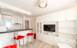 Vânzare, apartament cu 2 camere în zona Drumul Taberei - Poză 2