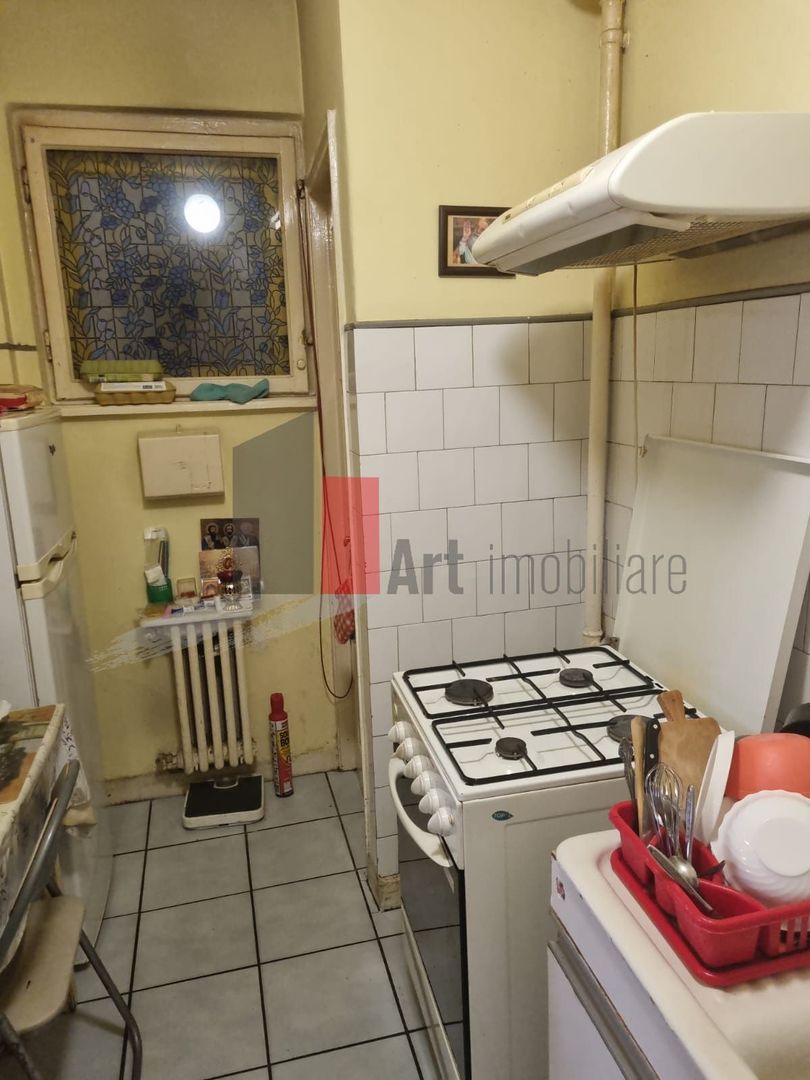 APARTAMENT 3 CAMERE -PIATA ROMANA - Poză 6
