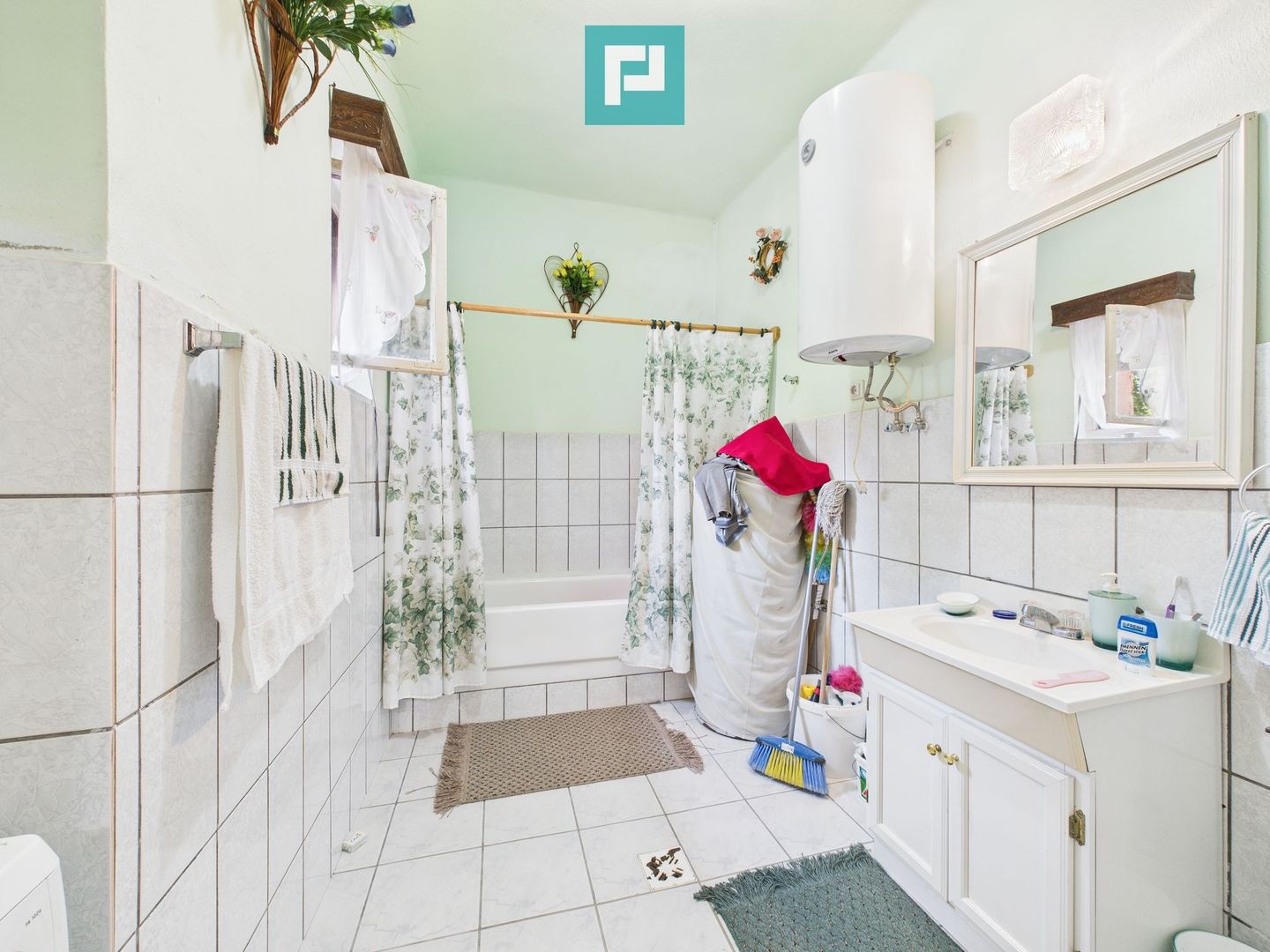 Casă cu 6 camere în Sânicolau Mare Timiș - Poză 10