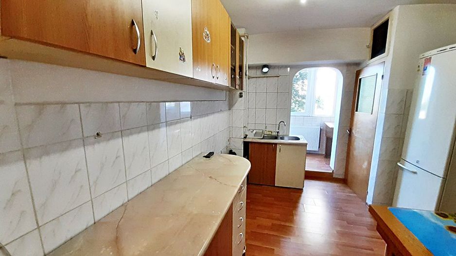 Scriitorilor, apartament de 3 camere etaj 1, pret 95000 euro neg. - Poză 9
